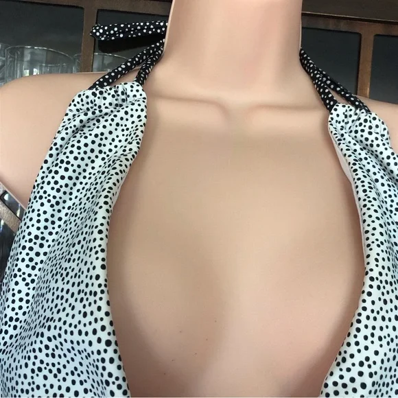 Two swimsuits - Picture 8 of 8